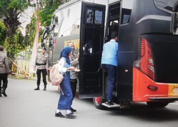 Satbrimob Polda Kaltim Luncurkan Bus Sekolah Gratis, Bantu Akses Pendidikan di Balikpapan