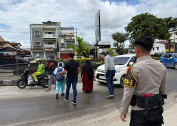 Tumpahan Solar Picu Kecelakaan, Pamapta Polresta Samarinda Lakukan Quick Response