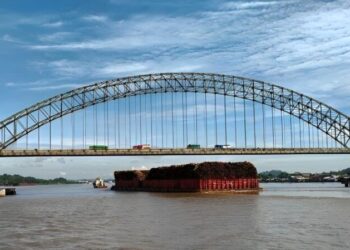 Kapal Tabrak Tongkang di Bawah Jembatan Mahulu, DPRD Kaltim Panggil KSOP dan Pelindo Awal 2026