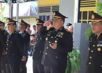 Polresta Samarinda Adakan Upacara Kedinasan Pemakaman AIPTU Bandiyono