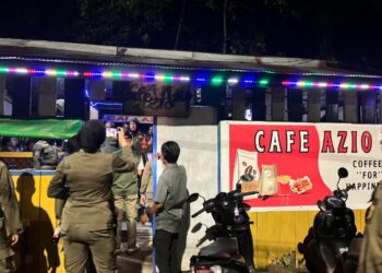 Satpol PP Samarinda Bongkar Miras Oplosan dan Karaoke Ilegal Saat Cipkon