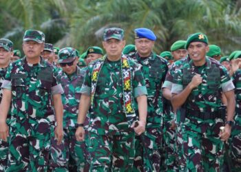 Pangdam VI/Mlw Lakukan Kunjungan Kerja ke Yonif TP 826/Benua Taka Bekerai