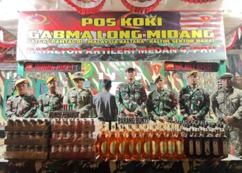 Satgas Pamtas RI–Malaysia Yonarmed 4/Parahyangan Gagalkan Penyelundupan Miras dan Munisi di Longmidang