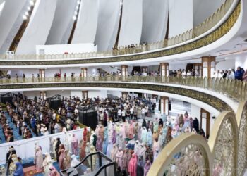 Ribuan Jamaah Padati Masjid Negara IKN pada Tarawih Perdana 1 Ramadan 1447 H