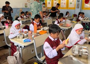 Program MBG Tetap Berjalan Saat Puasa, Penyajian Dialihkan ke Paket Kering