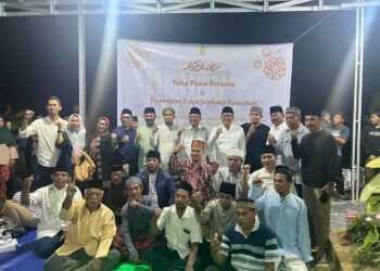 Buka Puasa Bersama dan Bagikan Puluhan Paket Sembako Warga Buton, Wawali: Suasana Kekeluargaan Sangat Terasa