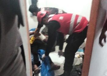 Pria di Balikpapan Ditemukan Tewas di Dalam Rumah Kos, Brimob Bantu Evakuasi