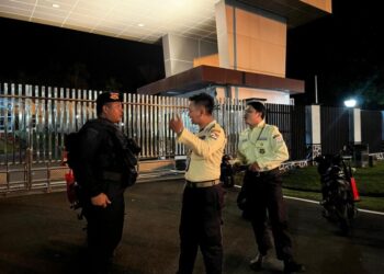 Jaga Kondusivitas Objek Vital, Personel Gegana Satbrimob Polda Kaltim Gelar Patroli Malam di Balikpapan