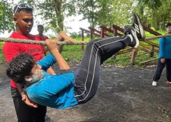 SMP IT Istiqomah Balikpapan Ikuti Outbound Brimob, Latih Disiplin dan Cinta Tanah Air