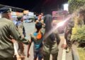 Razia Dini Hari, Satpol PP Jaring Manusia Silver dan Anak Jalanan