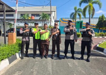 Sinergi Jaga Kamtibmas, Patroli Brimob Samarinda Sambangi Pasar Tradisional hingga Kantor PLN