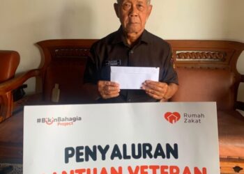 Rumah Zakat Beri Penghargaan untuk 8 Veteran Balikpapan Lewat Program Kado Cinta