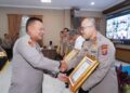 Rakor Perencanaan dan Penganggaran Polda Kaltim, Kapolda Berikan Penghargaan Kepada Satker Berprestasi