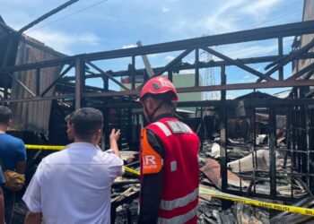 Gerak Cepat Tanggap Bencana, Personel Batalyon B Pelopor Terjun Padamkan Kebakaran di Loa Bahu Samarinda