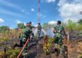 Gerak Cepat! Prajurit Brigif TP 85 Bersama Warga Berhasil Padamkan Karhutla di Kutai Barat