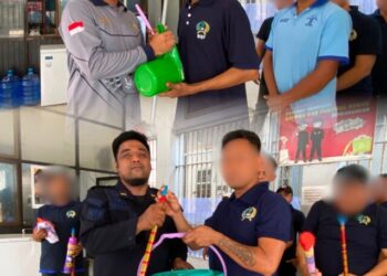 Wujud Nyata Kepedulian Rutan Tanjung Pura Bagikan Alat-alat Kebersihan Kepada Warga Binaan
