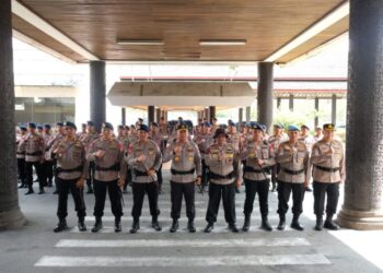 Kapolda Kaltim Lepas 190 Personel Brimob BKO ke Kalbar Tangani Karhutla