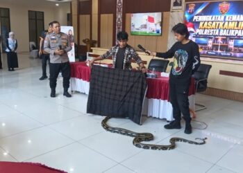 Polresta Balikpapan Tingkatkan Kemampuan 50 Kasatkamling, Dibekali Mitigasi Karhutla hingga Penanganan Ular