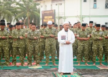 Prajurit Brigif TP 85/BTC Gelar Sholat Istisqa Bersama Warga, Mohon Hujan di Tengah Kemarau