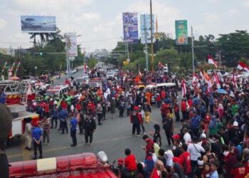 Simpang Lembuswana Jadi Lautan Merah Putih di HUT ke-81 RI