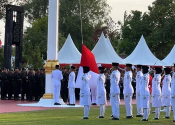 Wakil Wali Kota Balikpapan Pimpin Upacara Penurunan Bendera HUT ke-81 RI