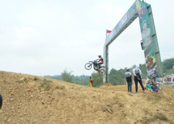 Adu Cepat di Sirkuit BMC, Kejurnas Motocross Piala Panglima TNI Resmi Dibuka