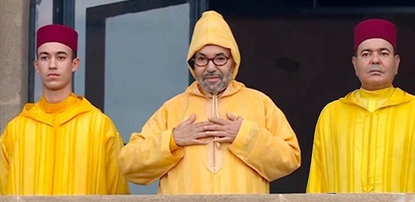 Raja Mohammed VI (tengah)