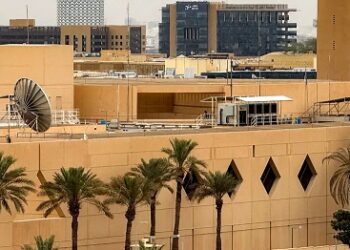 Serangan Bandara Dammam Tewaskan Satu Orang, AS Perintahkan Diplomat Tinggalkan Arab Saudi