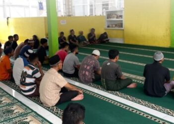 Menahan Diri, Mendekat kepada Ilahi Rutan Tanjung Pura Gelar Pengajian Rutin Dimasji At-Taubah Warga Binaan Ditempa Lewat Iman dan Kemandirian