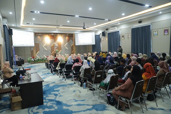Sosialisasi Gemar Makan Ikan (Gemarikan) dan Diversifikasi Olahan Ikan untuk Generasi Emas di Kantor Dinas Penanaman Modal dan Pelayanan Terpadu Satu Pintu (DPMPTSP) Provinsi Kaltim, Samarinda, Senin (26/10/2026).